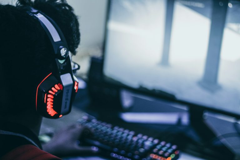 From Pixels to Photorealism: How Graphics Redefined Gaming